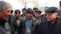 QƏBƏLƏDƏ İŞÇİLƏR QULDARLIĞA ETİRAZ ETDİLƏR QƏBƏLƏDƏ İŞÇİLƏR QULDARLIĞA ETİRAZ ETDİLƏR