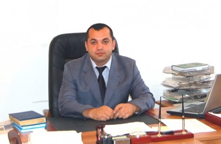 VAQİF AXUNDOV QOHUMUNU SALYANA BAŞÇI GÖNDƏRİR VAQİF AXUNDOV QOHUMUNU SALYANA BAŞÇI GÖNDƏRİR