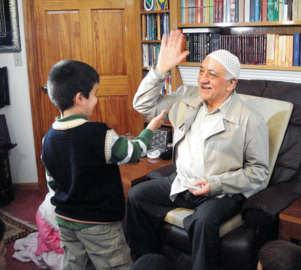 Rövnəq Abdullayevin məkanında geniş miqyaslı «nurçu ovu»na start veriləcək Rövnəq Abdullayevin məkanında geniş miqyaslı «nurçu ovu»na start veriləcək