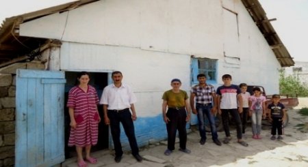 Hamısı YAP üzvü olan 8 nəfərlik ailə dözülməz şəraitdən gileylidir Hamısı YAP üzvü olan 8 nəfərlik ailə dözülməz şəraitdən gileylidir