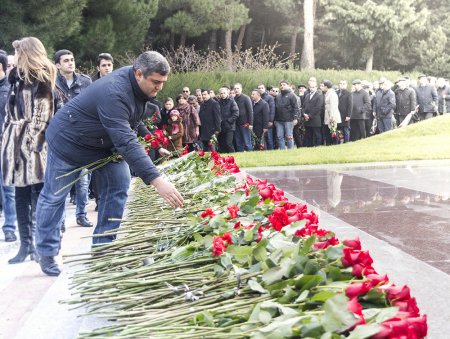“NIKOIL | Bank-ın kollektivi Ümummilli Lider Heydər Əliyevin xatirəsini yad etdi” “NIKOIL | Bank-ın kollektivi Ümummilli Lider Heydər Əliyevin xatirəsini yad etdi”