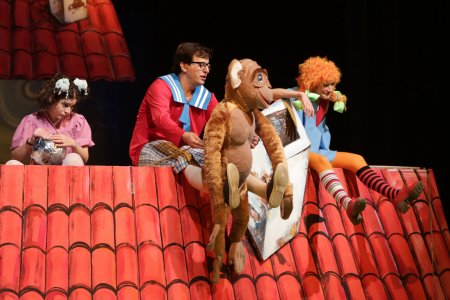 Astrid Lindqrenin “Uzuncorab Pippi” tamaşasının premyerası baş tutdu Astrid Lindqrenin “Uzuncorab Pippi” tamaşasının premyerası baş tutdu