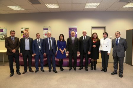 Azercell şirkətdə 20 il çalışan işçilərini mükafatlandırdı Azercell şirkətdə 20 il çalışan işçilərini mükafatlandırdı