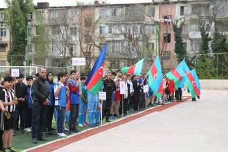 Nəsimi rayonunda futbol üzrə «Coca-Cola Məktəbli kuboku»nun yarışlarına start verildi Nəsimi rayonunda futbol üzrə «Coca-Cola Məktəbli kuboku»nun yarışlarına start verildi