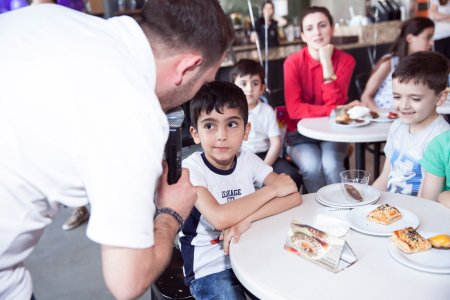 Uşaqlar Azercell ilə balaca şahzadənin sehrli aləminə səyahət etdilər Uşaqlar Azercell ilə balaca şahzadənin sehrli aləminə səyahət etdilər