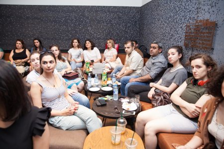 “Gənclər kitab oxuyur” layihəsinin mövsüm bağlanışı keçirilib “Gənclər kitab oxuyur” layihəsinin mövsüm bağlanışı keçirilib