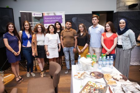 “Gənclər kitab oxuyur” layihəsinin mövsüm bağlanışı keçirilib “Gənclər kitab oxuyur” layihəsinin mövsüm bağlanışı keçirilib