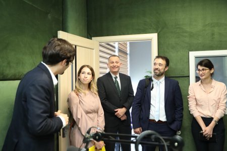 İsrailin Azərbaycandakı səfiri Azercell şirkətinin Barama Innovasiya və Sahibkarlıq Mərkəzini ziyarət etdi İsrailin Azərbaycandakı səfiri Azercell şirkətinin Barama Innovasiya və Sahibkarlıq Mərkəzini ziyarət etdi