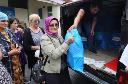 “Bakcell”dən təbii fəlakət bölgəsinin sakinlərinə dəstək “Bakcell”dən təbii fəlakət bölgəsinin sakinlərinə dəstək