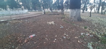 Gəncədə xaraba günə qalan Rəsulzadə parkı... Gəncədə xaraba günə qalan Rəsulzadə parkı...