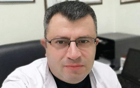 “Məni işdən çıxarıb yerimə taksi sürücüsünü təyin edib...” “Məni işdən çıxarıb yerimə taksi sürücüsünü təyin edib...”