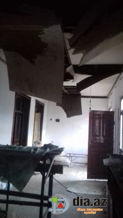 "Evim tamamilə yararsız hala düşüb, bu günə kimi..." "Evim tamamilə yararsız hala düşüb, bu günə kimi..."