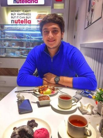 Marketdə məhsulları yararsız hala salan general oğlunun dəbdəbəli həyatı Marketdə məhsulları yararsız hala salan general oğlunun dəbdəbəli həyatı