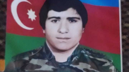 "11 ildən sonra Əmək və Əhalinin Sosial Müdafiəsi Nazirliyi ortalığa düşüb ki, bu, şəhid sayılmır..." "11 ildən sonra Əmək və Əhalinin Sosial Müdafiəsi Nazirliyi ortalığa düşüb ki, bu, şəhid sayılmır..."
