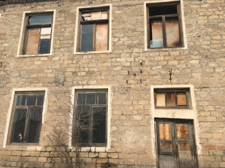 Yeni tədris ilində köhnə məktəb dərdi... Yeni tədris ilində köhnə məktəb dərdi...