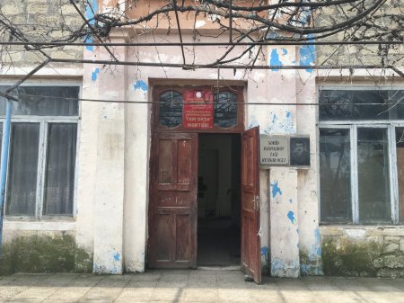 Yeni tədris ilində köhnə məktəb dərdi... Yeni tədris ilində köhnə məktəb dərdi...