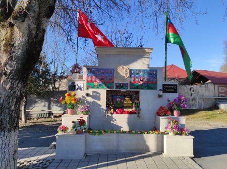 RƏZİLLİK: İsmayıllıda şəhid anasından 2000 manat aldılar... RƏZİLLİK: İsmayıllıda şəhid anasından 2000 manat aldılar...