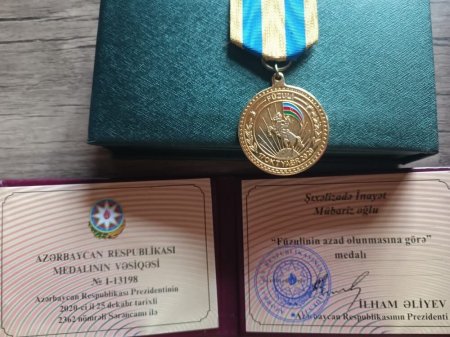 Müharibədə iştirakına görə 2 medal alıb... AMMA VETERAN DEYİL... Müharibədə iştirakına görə 2 medal alıb... AMMA VETERAN DEYİL...