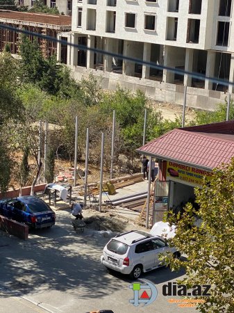 Bakının göbəyində YAŞILLIQLAR MƏHV OLUNUR Bakının göbəyində YAŞILLIQLAR MƏHV OLUNUR