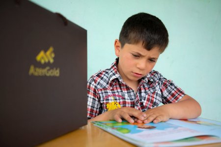 “AzerGold” QSC Daşkəsəndə uşaqlar üçün növbəti “Kitab sovqatı” aksiyası keçirib “AzerGold” QSC Daşkəsəndə uşaqlar üçün növbəti “Kitab sovqatı” aksiyası keçirib