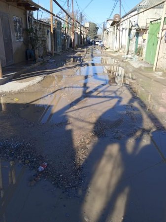 “Cəmi 100 metr yoldur, hər qar-yağışdan sonra təhlükəli olur” “Cəmi 100 metr yoldur, hər qar-yağışdan sonra təhlükəli olur”