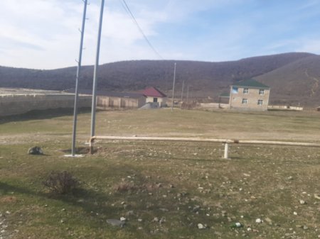 Oğuzda sakinlərlə bələdiyyə arasında torpaq qalmaqalı... Oğuzda sakinlərlə bələdiyyə arasında torpaq qalmaqalı...