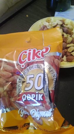Qovrulmuş yerfındığı əvəzinə KƏRPİC PARÇASI... Qovrulmuş yerfındığı əvəzinə KƏRPİC PARÇASI...