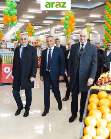Veysəloğlu Şirkətlər Qrupu Naxçıvanda silsilə market açılışlarını davam etdirir Veysəloğlu Şirkətlər Qrupu Naxçıvanda silsilə market açılışlarını davam etdirir
