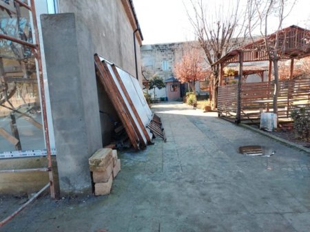 Taleh Qaraşov Lənkəranda park yerini satıb, obyekt tikilib Taleh Qaraşov Lənkəranda park yerini satıb, obyekt tikilib